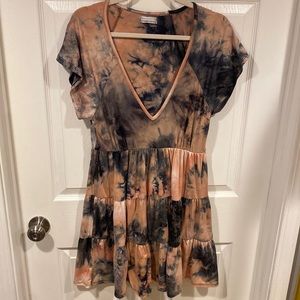 Tye dye, Tiered ruffle mini dress. Elastic, cap sleeves. Size Large. Worn once.